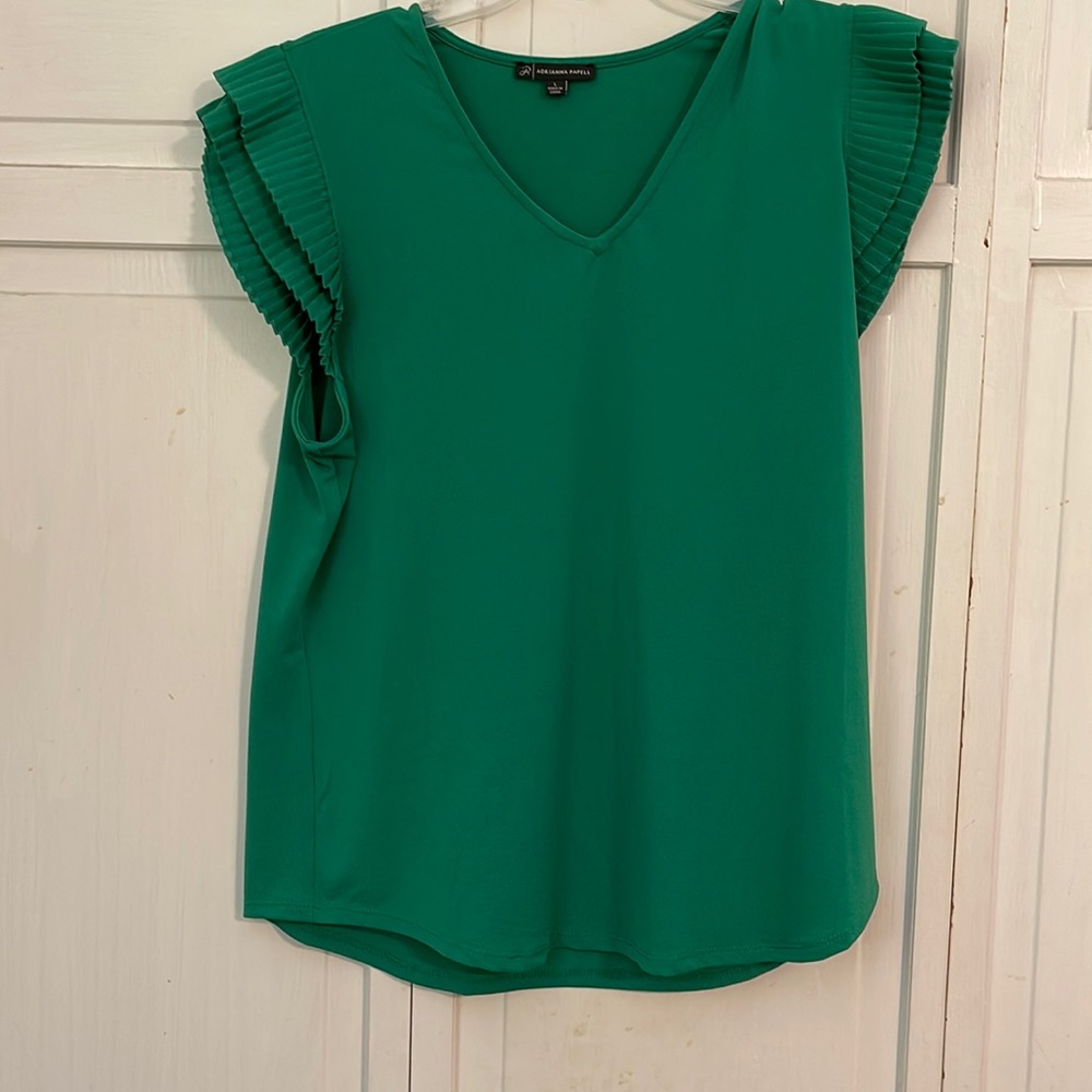 Green V-Neck Pleated Sleeve Top